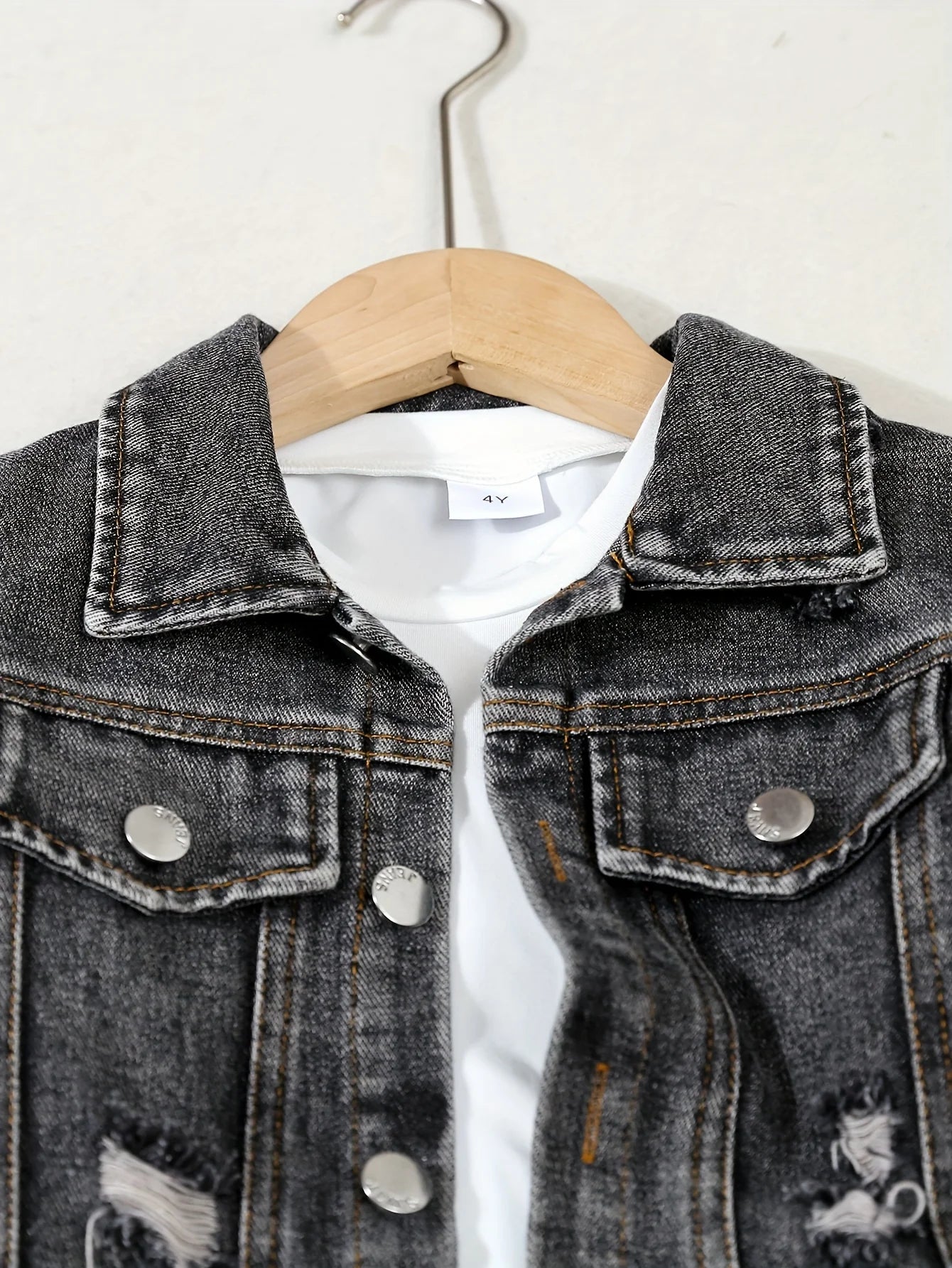 Jungen 3-Teiliges Jeansset Herbst Winter Jeansjacke Zerrissene Jeans Rundhals-Shirt